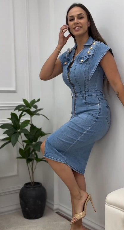 ✨New Style✨ 2026 Sleeveless fitted midi dress with a zipper